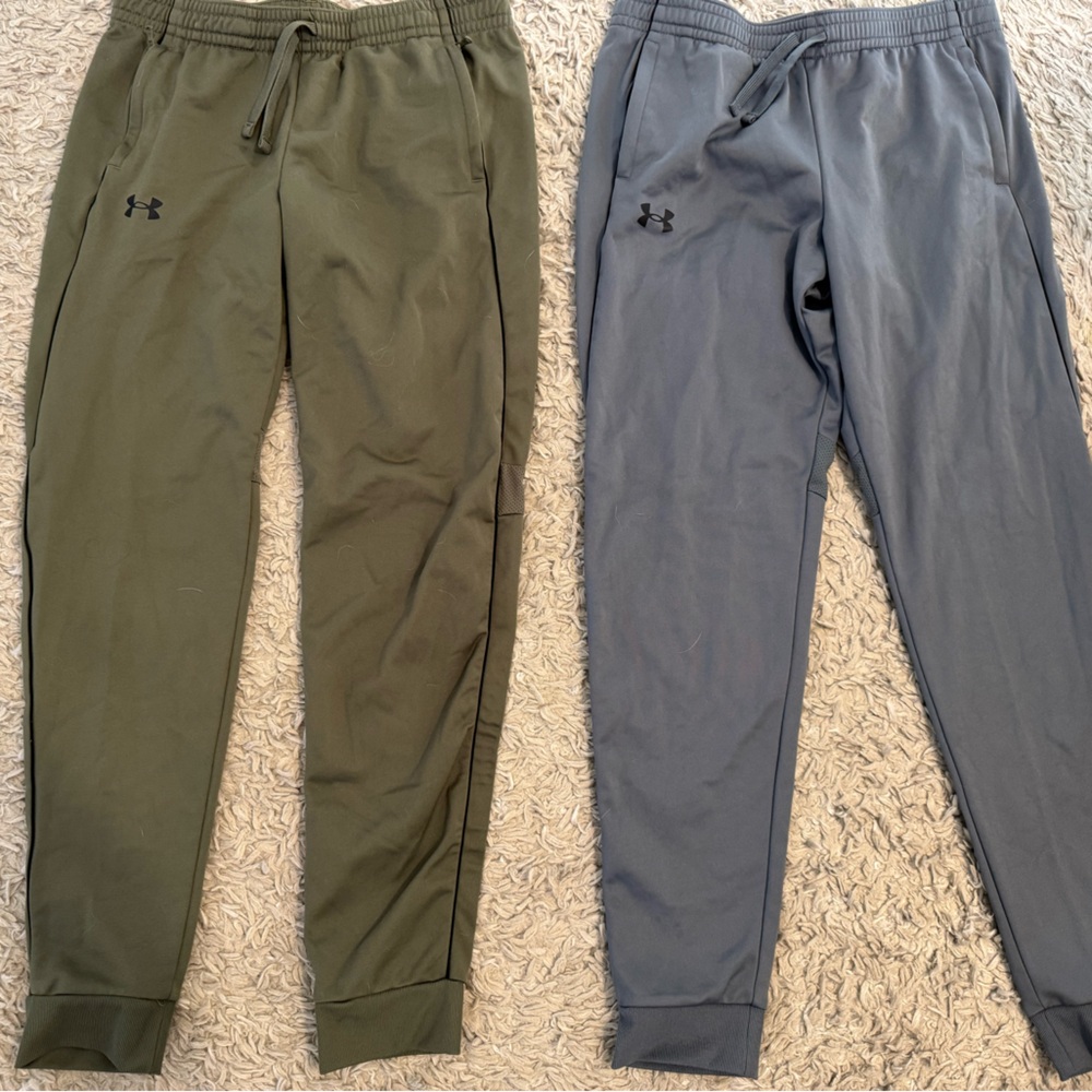Lot of boys Under Armour joggers